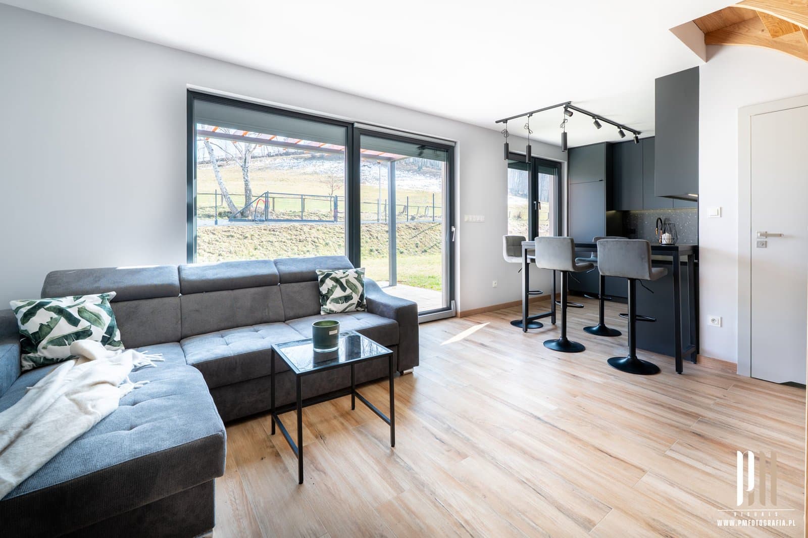 Sesja studyjna EcoModHomes - domy mobilne i modułowe (03)