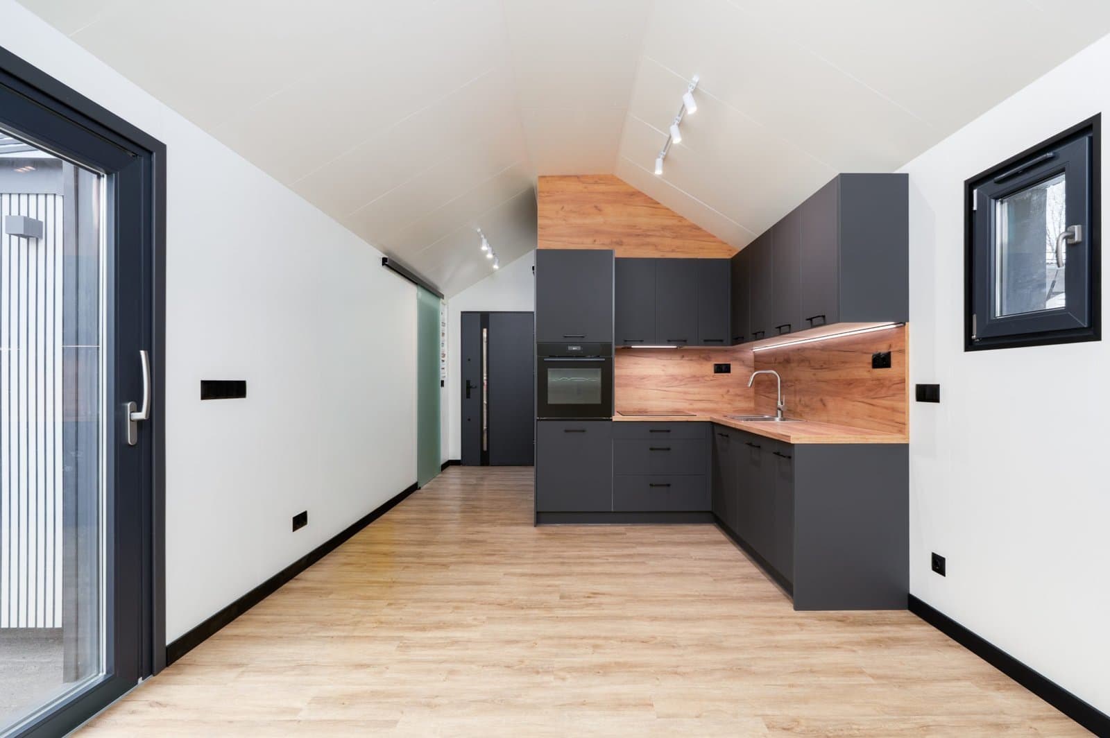 Sesja studyjna EcoModHomes - domy mobilne i modułowe (65)