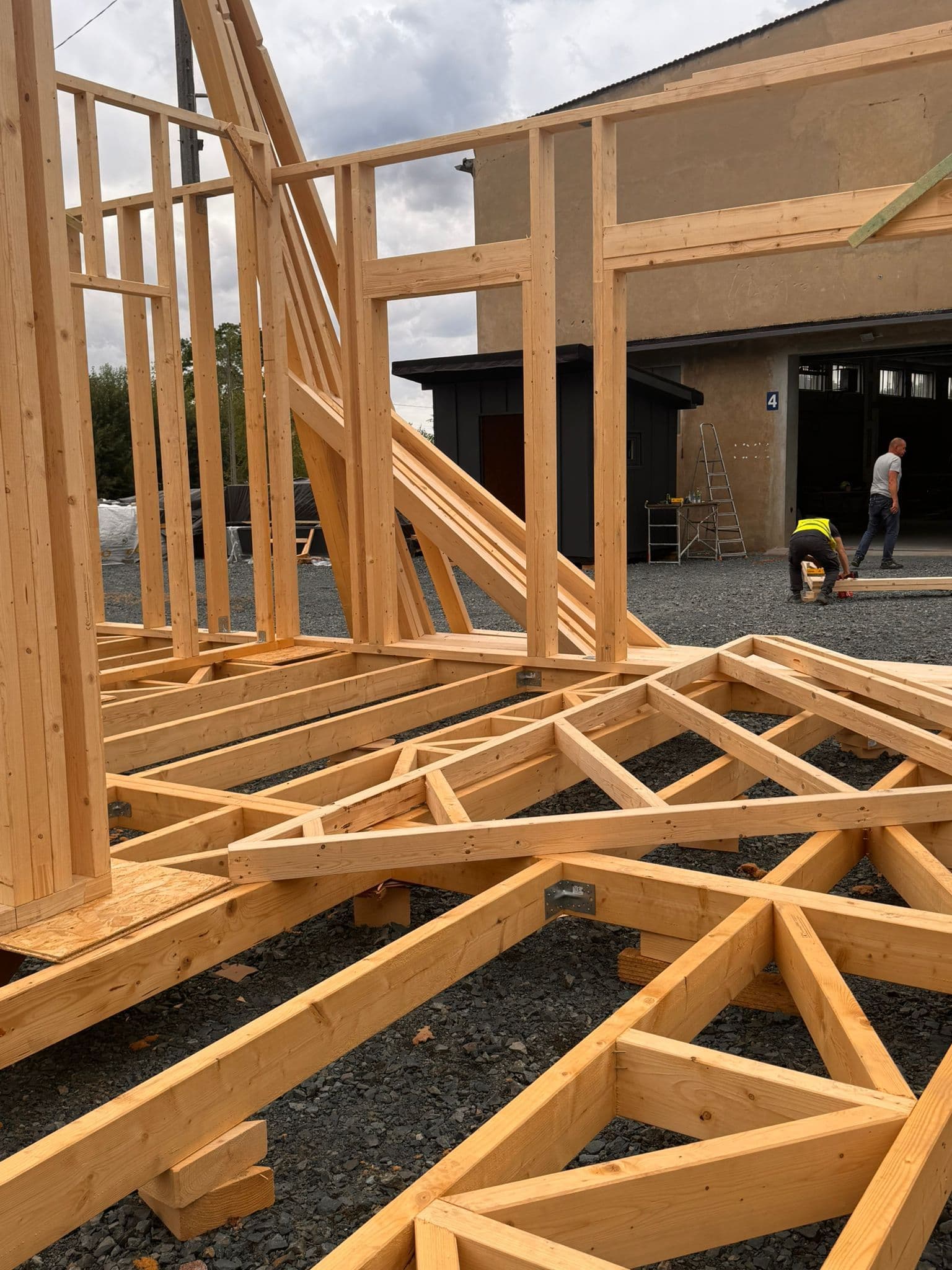 Prefabrykacja elementów drewnianych - realizacja